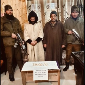 'Police solves theft cases in Srinagar, two accused persons arrested and stolen property recovered.'